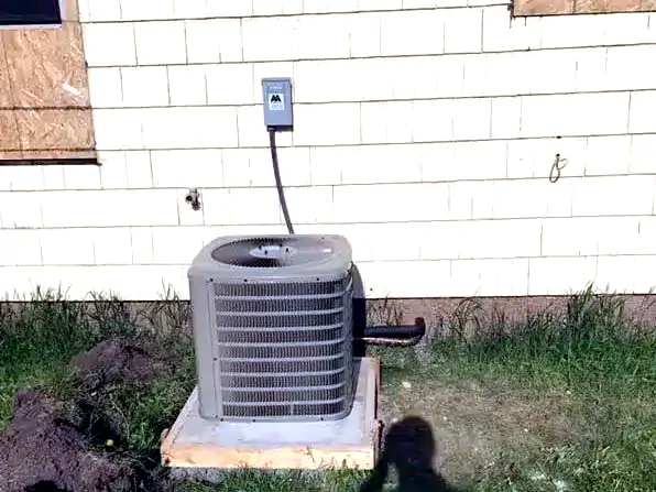Outdoor condenser install