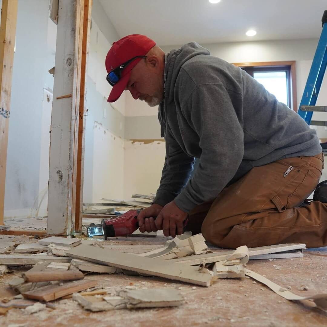 An Advantage Design + Remodel carpenter at work on site