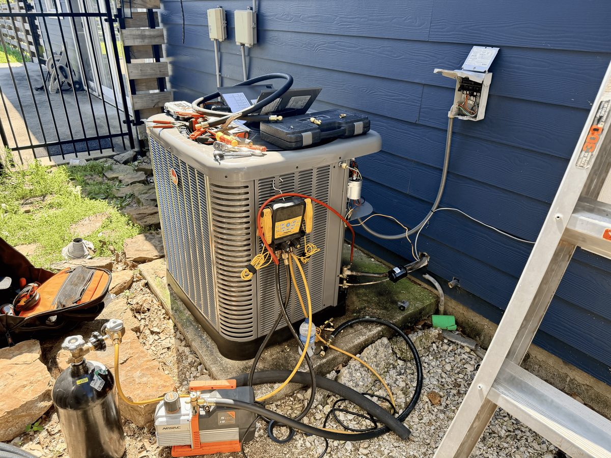 Breeze Heat and Air service call on a Rheem system in Northwest Arkansas