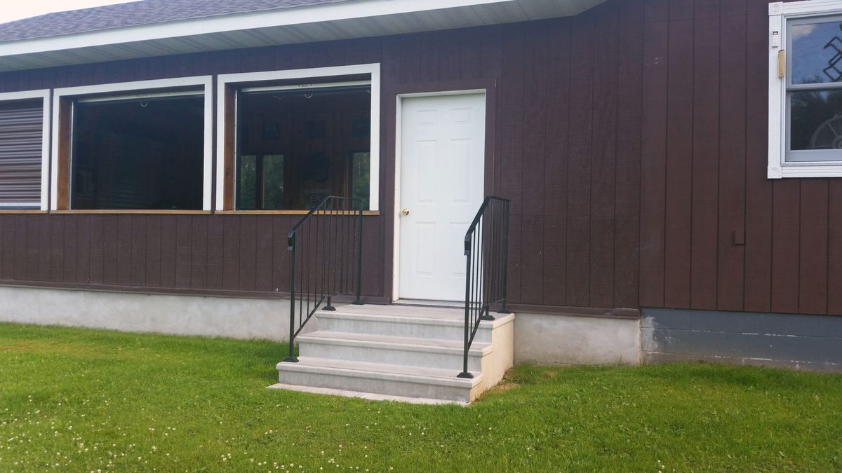 Precast concrete steps