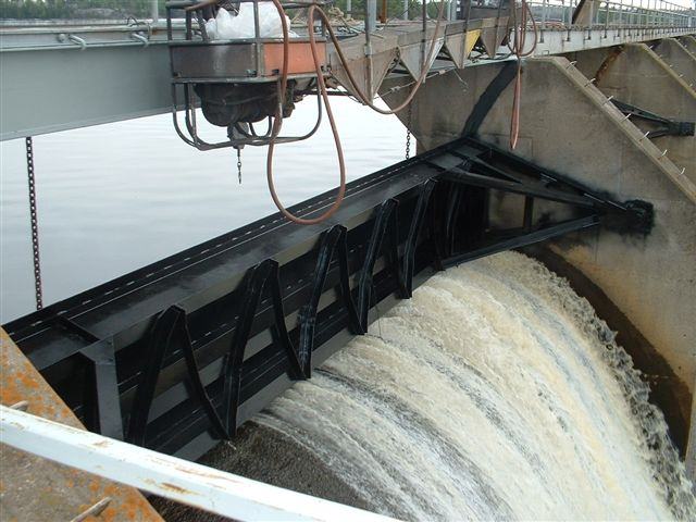 Dam water control gate rehabilitation