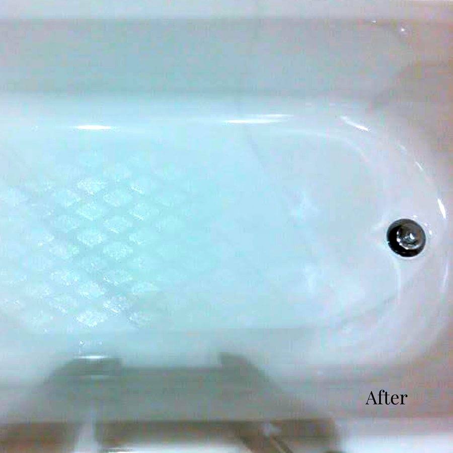 A refinished hotel bathtub with a fresh diamond anti-slip tread
